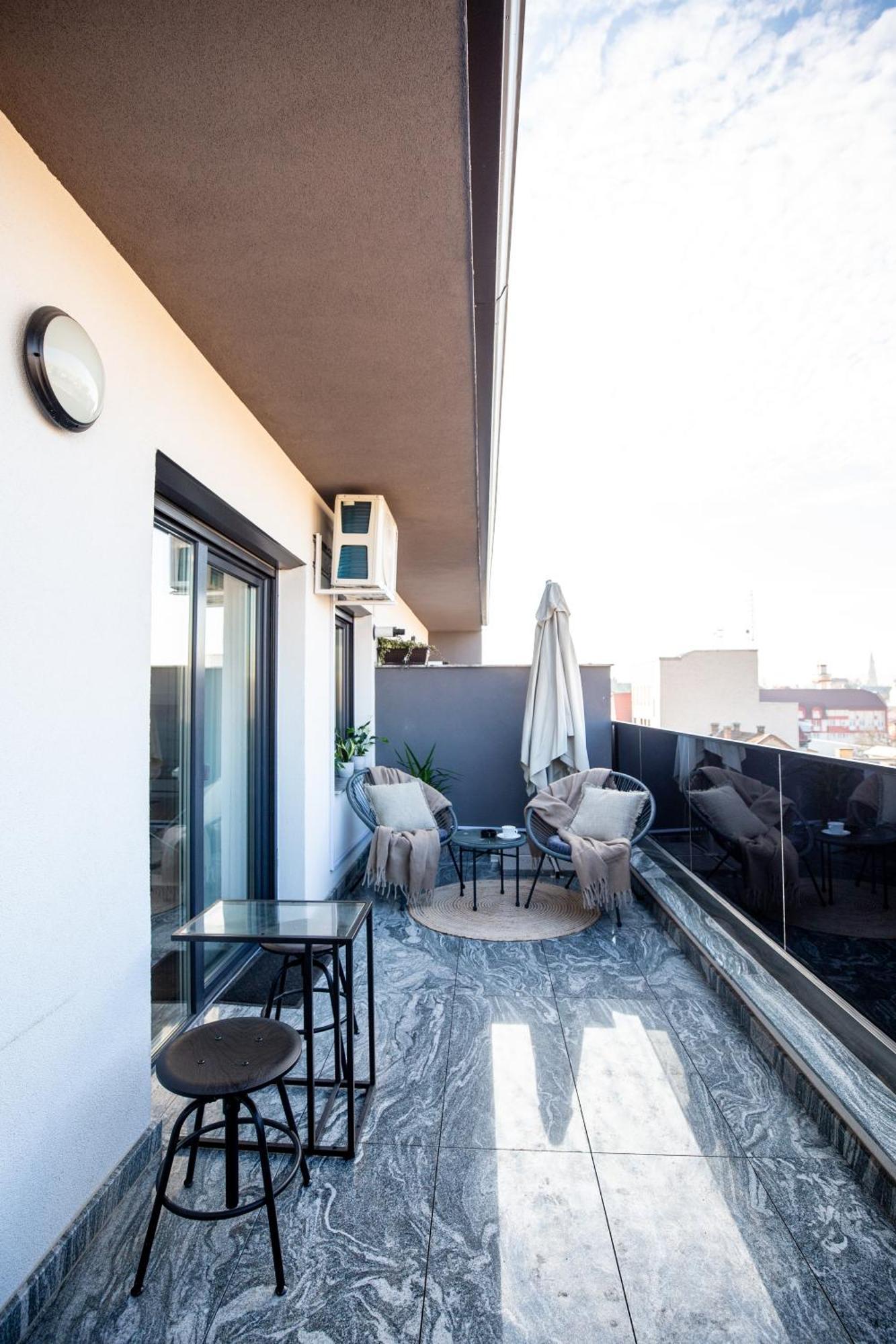 Unique City View Apartment Balcony & Parking Space كلوج-نابوكا المظهر الخارجي الصورة